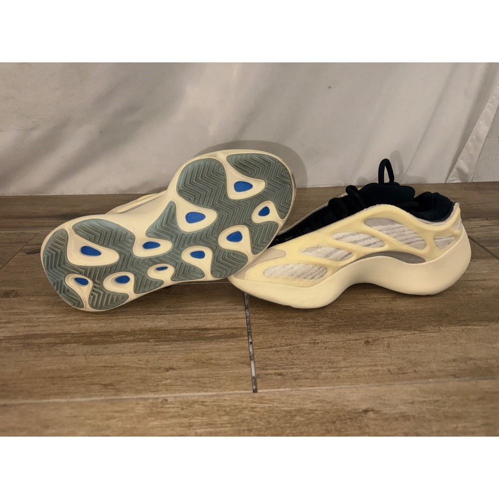 Adidas Yeezy 700 V3 Azael FW4980 Mens 4.5 Womens 6 Cream White Black Sneakers - Picture 3 of 8